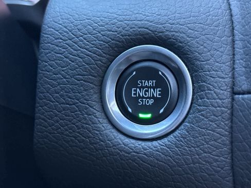 Used 2024 GMC Yukon XL Denali image 23