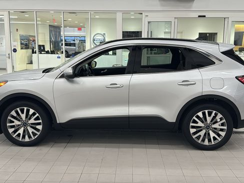 Used 2020 Ford Escape Titanium AWD/4WD image 8