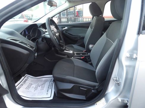 Used 2014 Ford Focus SE FWD image 7