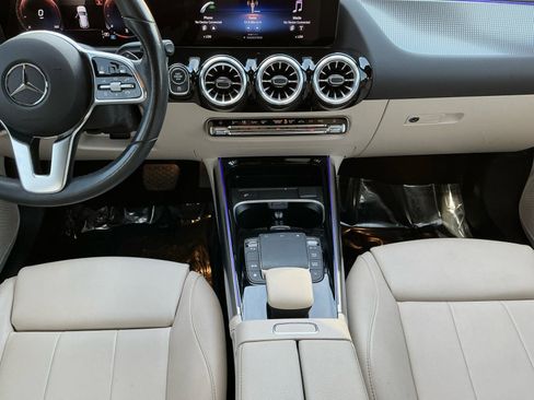 Used 2023 Mercedes-Benz GLA 250 SUV image 10