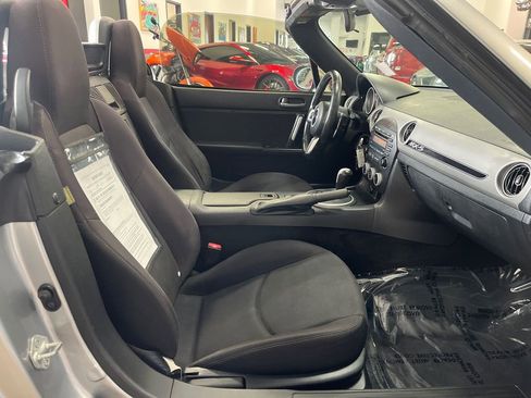 Used 2011 MAZDA MX-5 Miata Sport image 17
