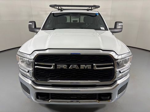 Used 2024 RAM 2500 Tradesman w/ Chrome Appearance Group image 4