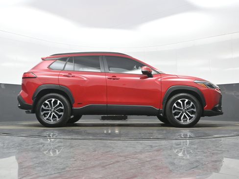 Used 2024 Toyota Corolla Cross SE image 31