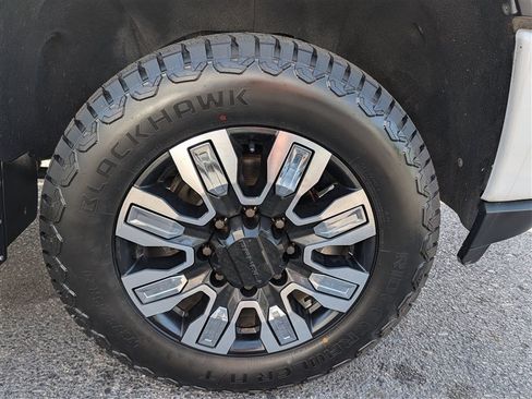 Used 2020 GMC Sierra 2500 AT4 w/ AT4 Premium Package AWD/4WD image 11
