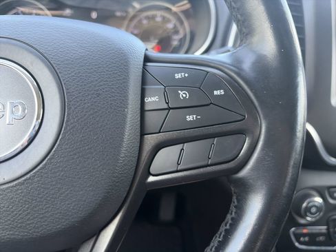 Used 2019 Jeep Cherokee Trailhawk w/ Cold Weather Group AWD/4WD image 22
