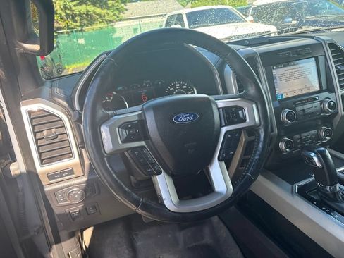 Used 2019 Ford F150 Lariat w/ Equipment Group 502A Luxury AWD/4WD image 13