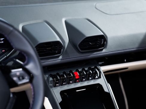 Used 2023 Lamborghini Huracan EVO RWD image 11