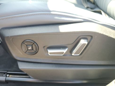 Used 2023 Audi e-tron Prestige w/ Prestige Package AWD/4WD image 23
