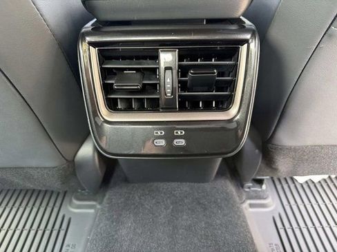 Certified 2025 Toyota Crown AWD/4WD image 21