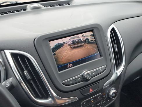 Used 2021 Chevrolet Equinox LT FWD image 27
