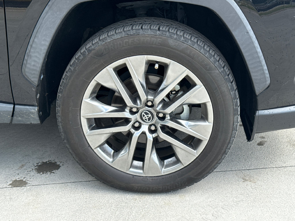 Used 2020 Toyota RAV4 XLE Premium AWD/4WD image 11