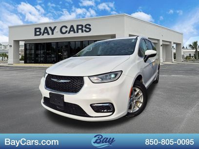 Used 2023 Chrysler Pacifica Touring-L