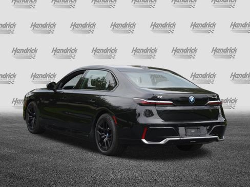 Used 2023 BMW i7 xDrive60 w/ Executive Package 2 AWD/4WD image 9