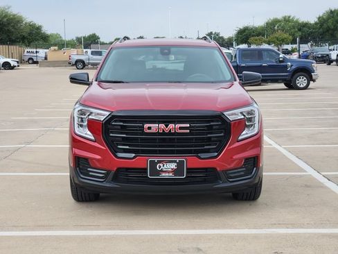 Used 2023 GMC Terrain SLE w/ Driver Convenience Package FWD image 10