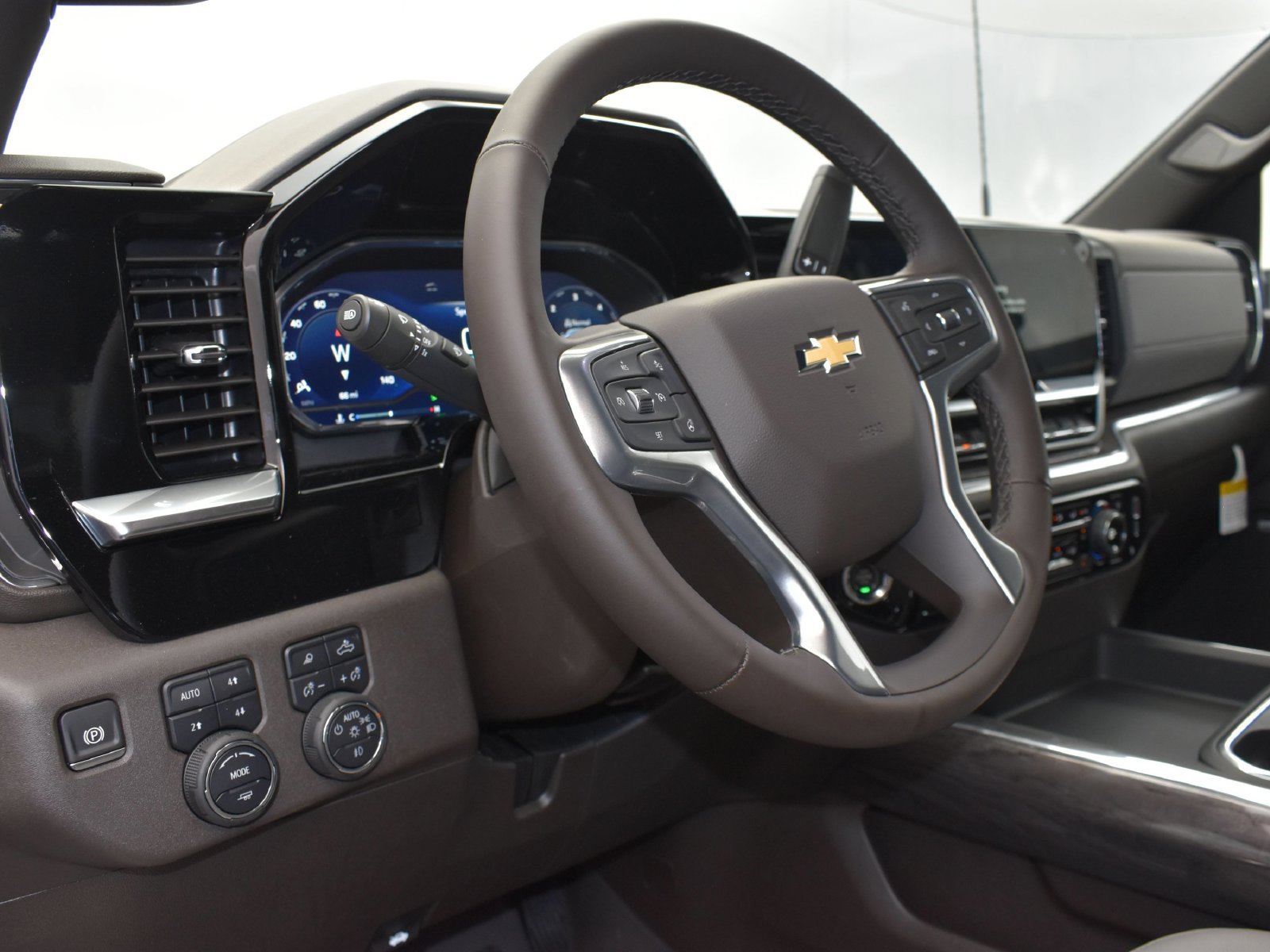 Used 2025 Chevrolet Silverado 2500 LTZ w/ LTZ Convenience Package AWD/4WD image 12