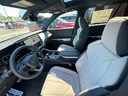 New 2026 Lexus TX 500h AWD w/ Technology Package image 18