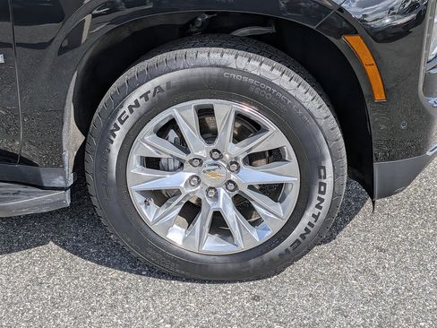 Certified 2025 Chevrolet Suburban Premier AWD/4WD image 10