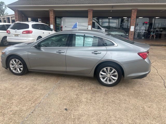 Used 2025 Chevrolet Malibu LT FWD image 3