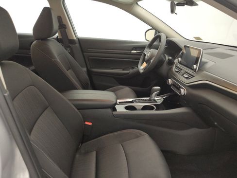 Used 2024 Nissan Altima 2.5 SV image 21