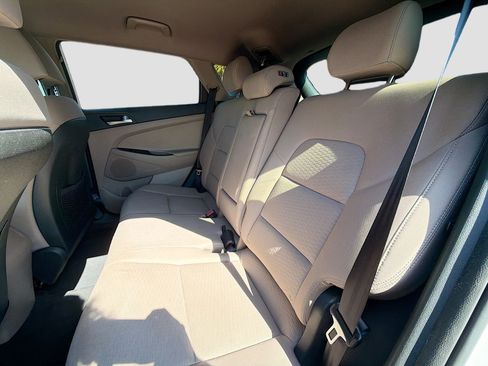 Used 2019 Hyundai Tucson SE image 18