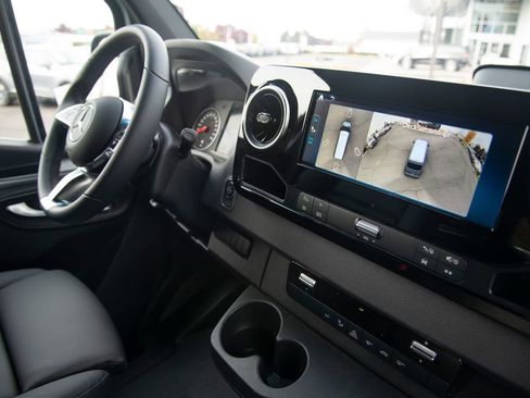 New 2025 Mercedes-Benz Sprinter 2500 image 15