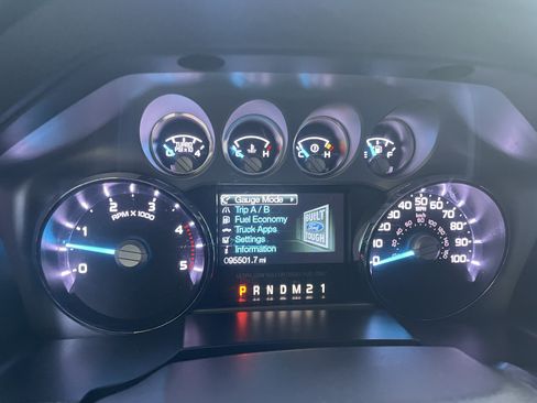 Used 2015 Ford F250 Lariat w/ Lariat Interior Package AWD/4WD image 8