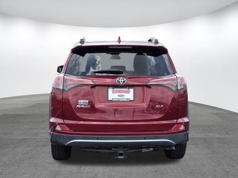 Used 2018 Toyota RAV4 XLE FWD image 5