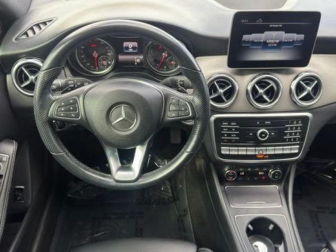 Used 2019 Mercedes-Benz GLA 250 4MATIC image 15