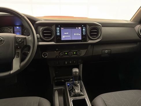 Used 2019 Toyota Tacoma TRD Sport image 13