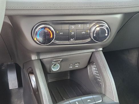 Used 2025 Chevrolet TrailBlazer LS w/ LS Convenience Package FWD image 17