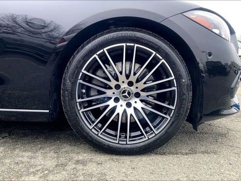 Used 2025 Mercedes-Benz C 300 4MATIC Sedan image 9