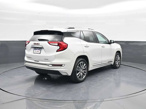 Used 2024 GMC Terrain Denali w/ Denali Premium Package image 7