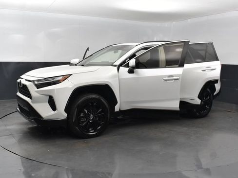 Used 2023 Toyota RAV4 SE w/ Convenience Package AWD/4WD image 28