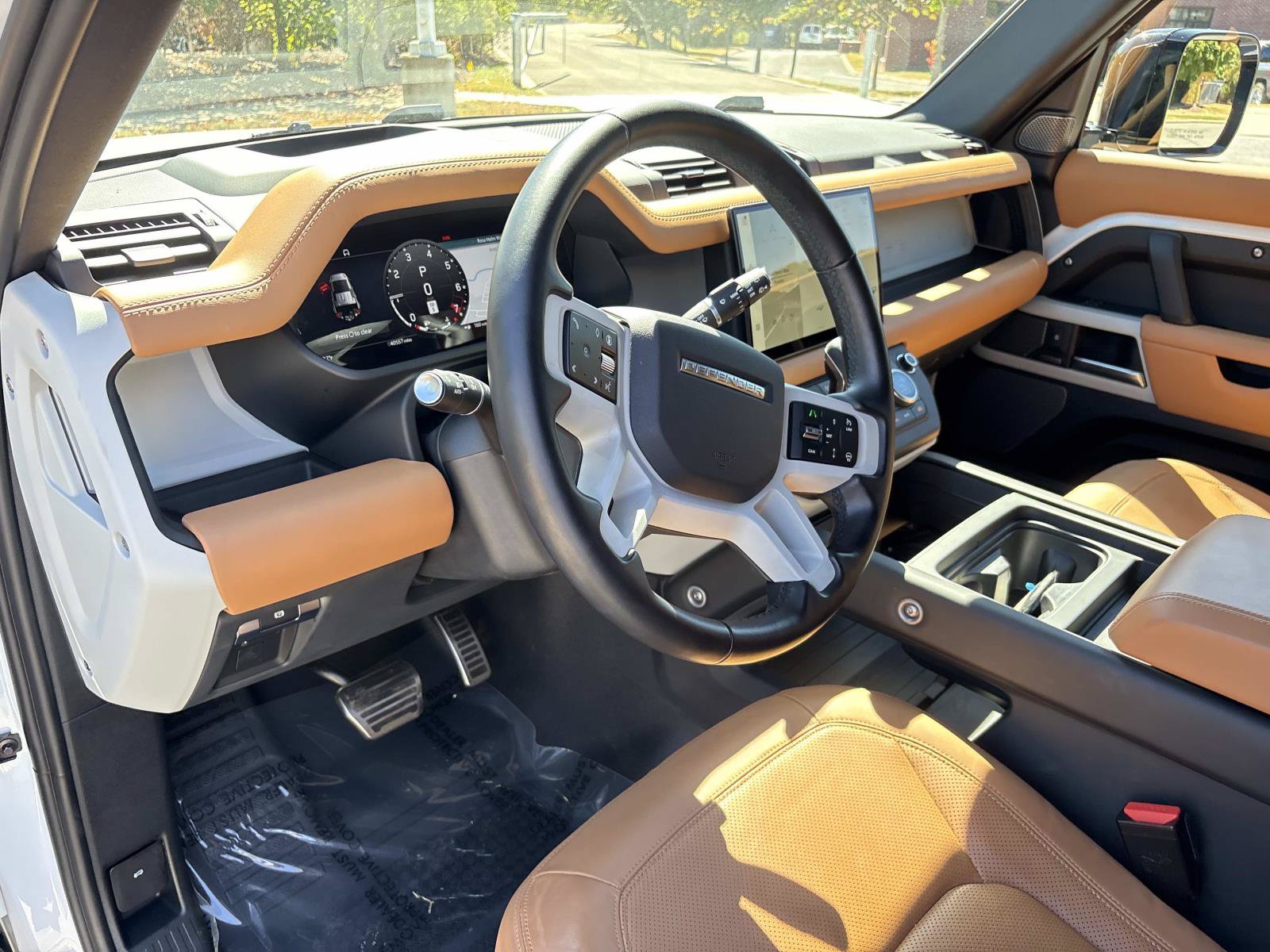 Used 2024 Land Rover Defender 110 SE AWD/4WD image 18