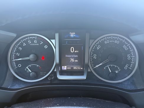 Used 2021 Toyota Tacoma SR5 RWD image 22