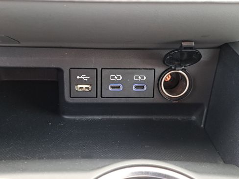 Used 2022 Toyota Highlander XLE image 26