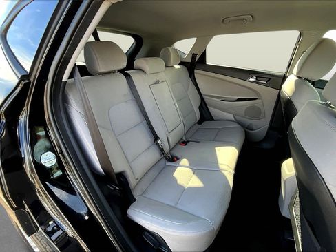Used 2019 Hyundai Tucson SE image 25