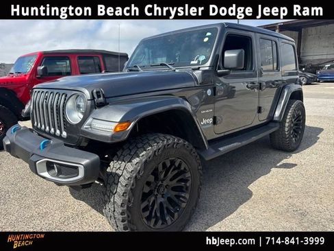 Used 2022 Jeep Wrangler Unlimited Sahara w/ Cold Weather Group AWD/4WD image 1