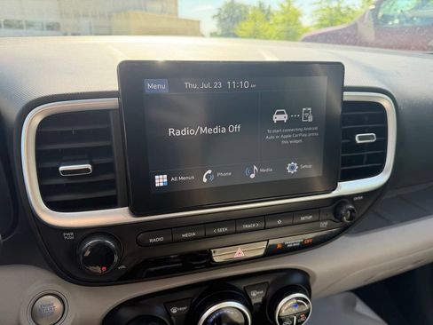 Used 2024 Hyundai Venue SEL FWD image 20