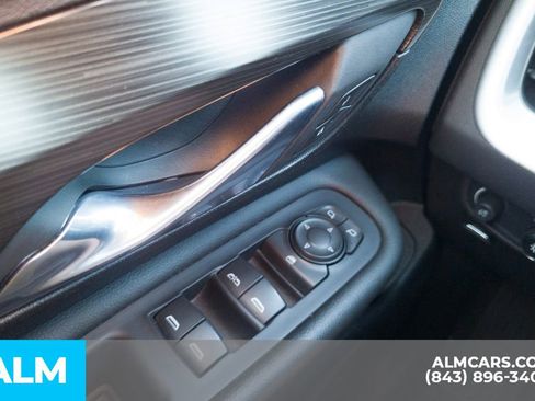 Used 2024 GMC Terrain SLE image 35