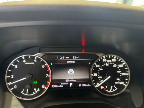 Used 2023 Nissan Rogue SV image 10