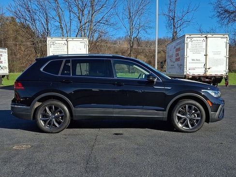Used 2022 Volkswagen Tiguan SE AWD/4WD image 10