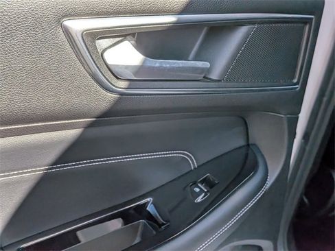 Used 2016 Ford Edge Titanium w/ Equipment Group 301A image 28