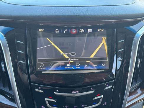 Used 2018 Cadillac Escalade Premium Luxury AWD/4WD image 24