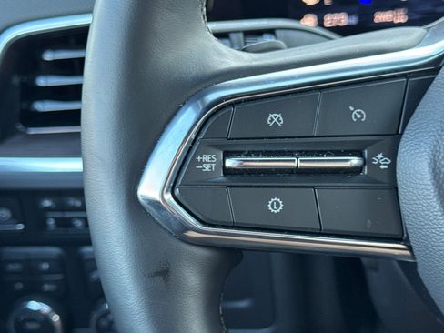 Used 2025 Chevrolet Suburban Premier image 38