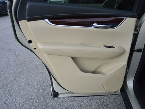 Used 2017 Cadillac XT5 Luxury w/ LPO, Wheel Lock Package image 21