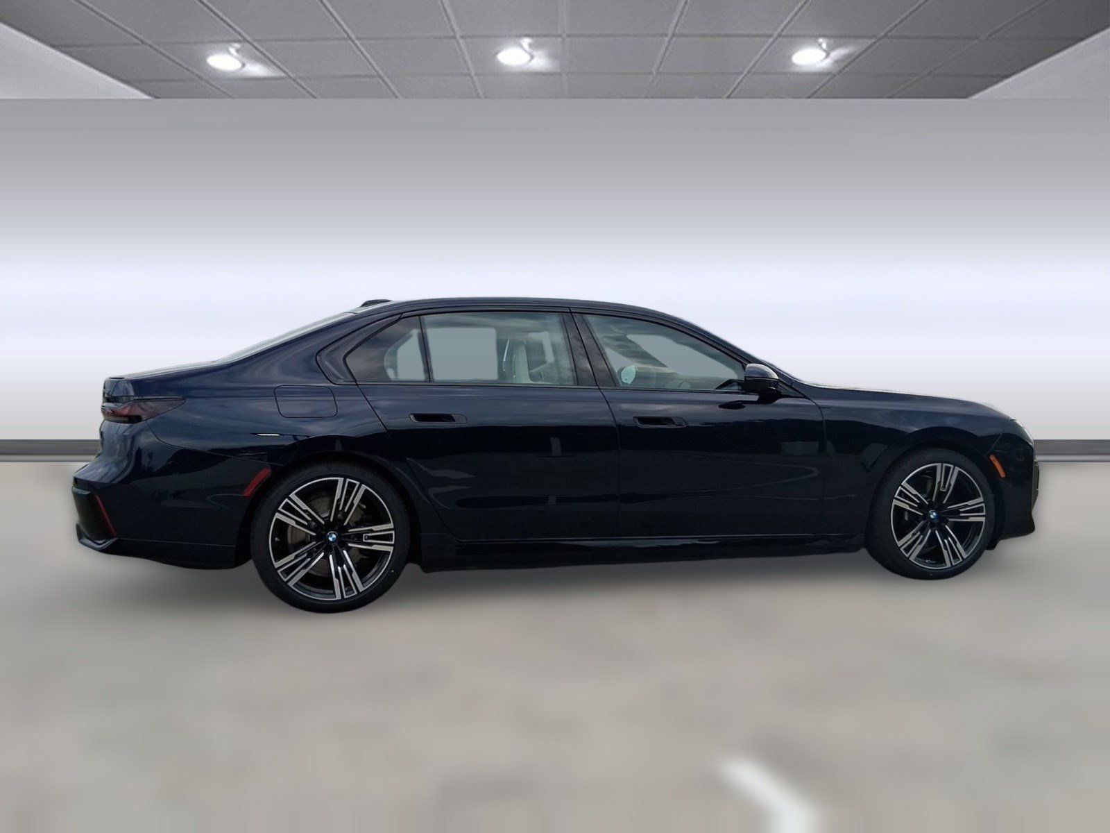 Used 2026 BMW i7 eDrive50 w/ M Sport Package RWD image 8