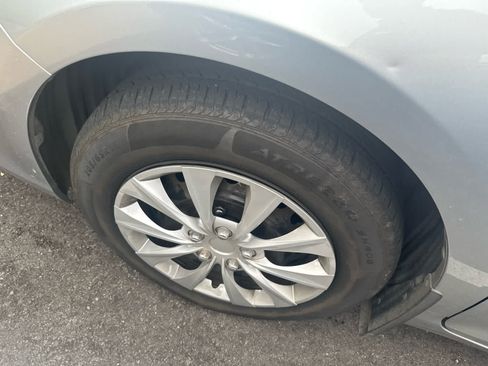 Used 2015 Toyota Camry LE FWD image 7