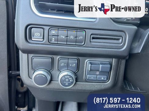 Used 2021 GMC Yukon XL SLT w/ SLT Luxury Plus Package RWD image 16