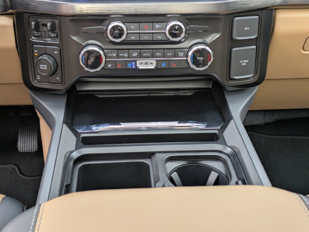 New 2026 Ford F250 Lariat w/ Black Appearance Package AWD/4WD image 24